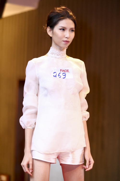 Dàn chân dài đình đám nô nức đến casting The Face