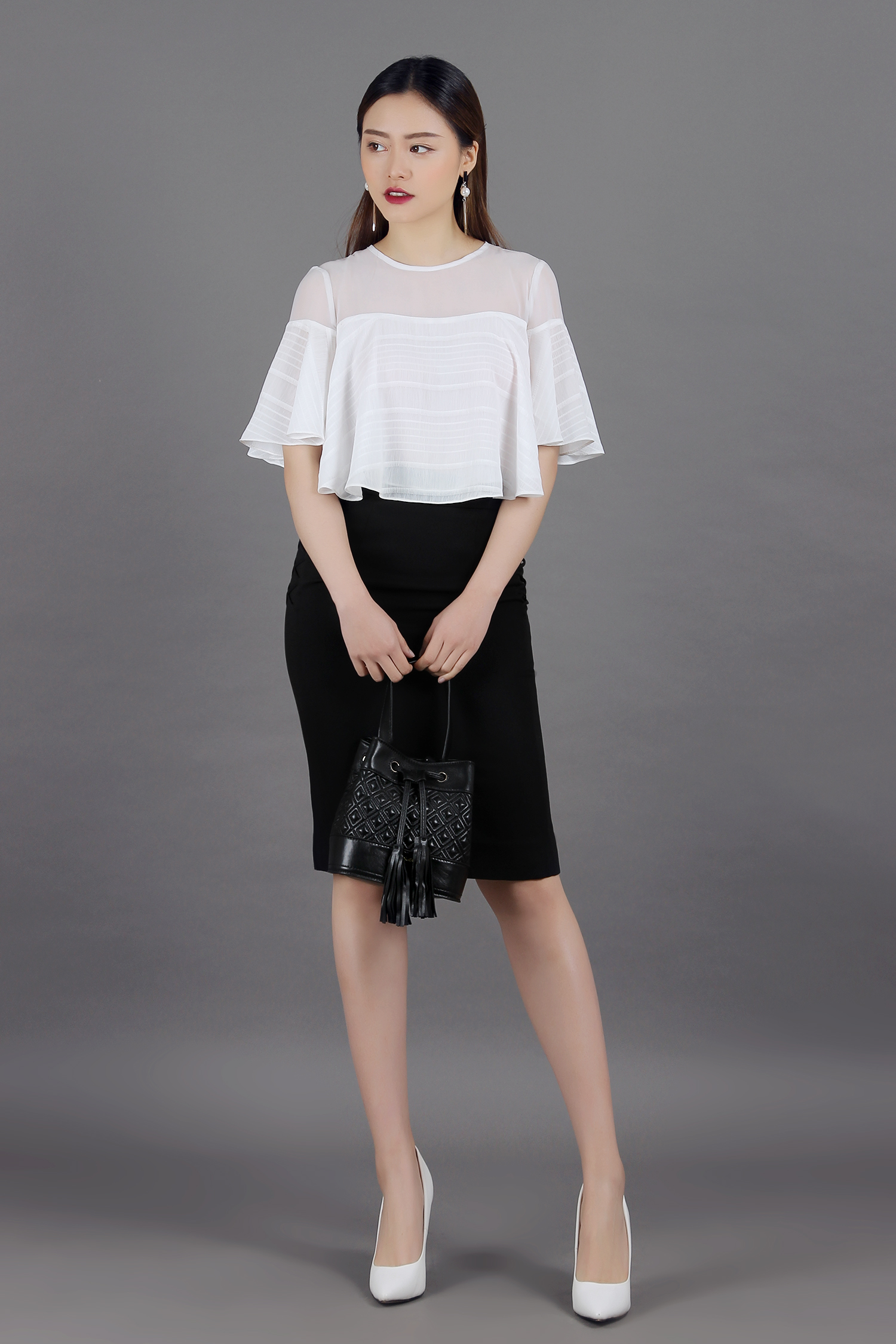 ao so mi trang tay xoe