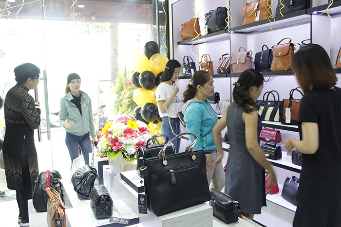 khai truong elly binh duong 4