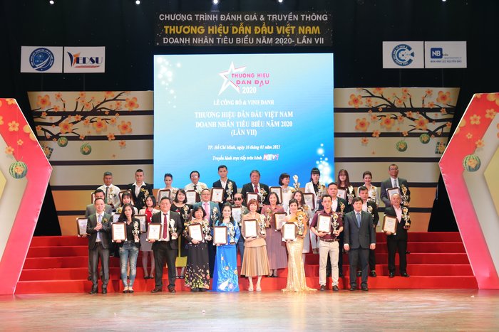 Điều gì đã tạo nên ELLY - Thương hiệu vừa được vinh danh trong top 100 Thương hiệu dẫn đầu Việt Nam 2020 1