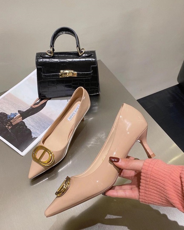 Lưu lại địa chỉ bán giày dép nữ chất lượng cao, giá phải chăng nhất Bình Dương Lưu lại địa chỉ bán giày dép nữ chất lượng cao, giá phải chăng nhất Bình Dương