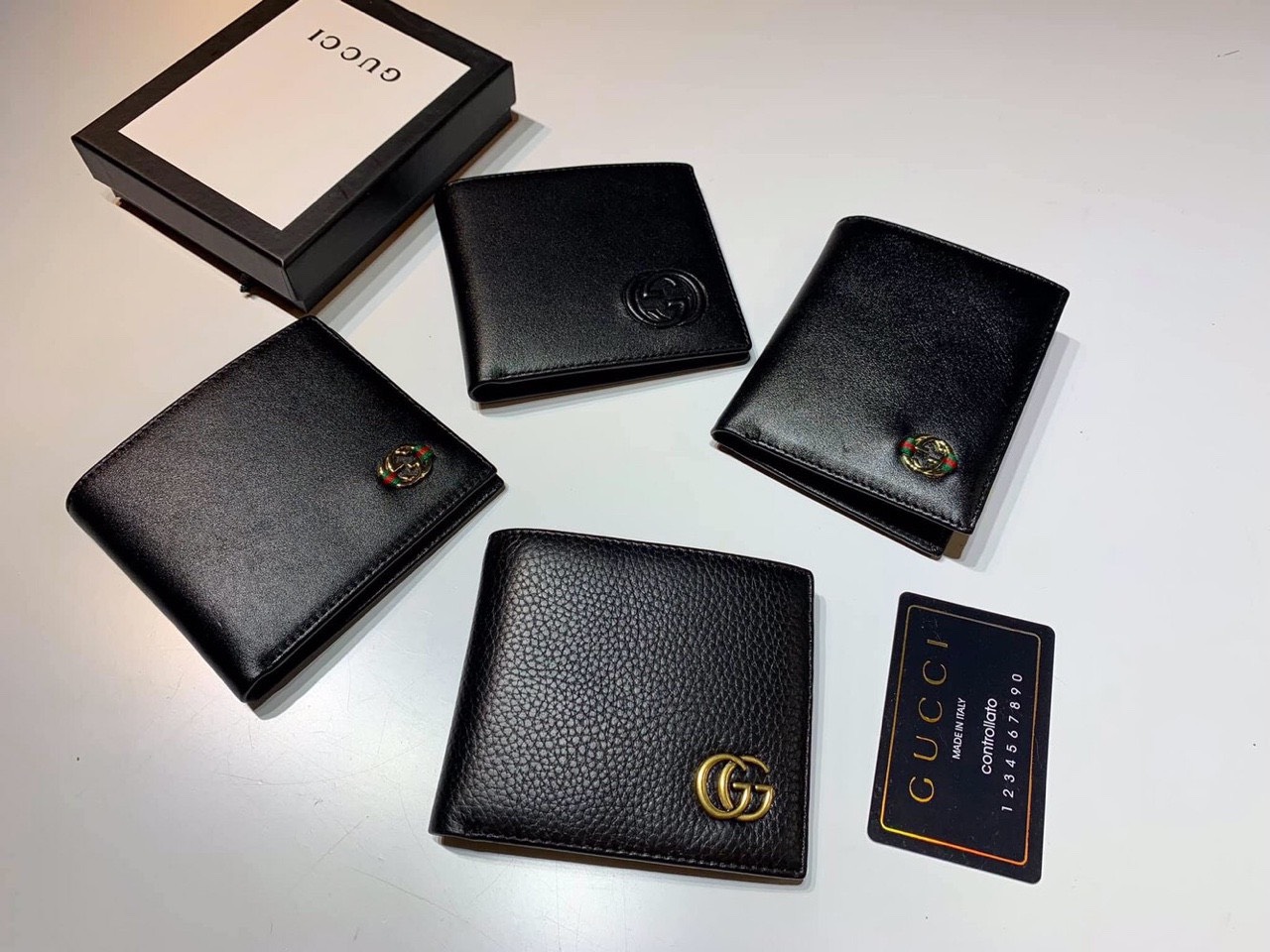 top 5 dia chi ban vi cam tay clutch nam hang hieu.5