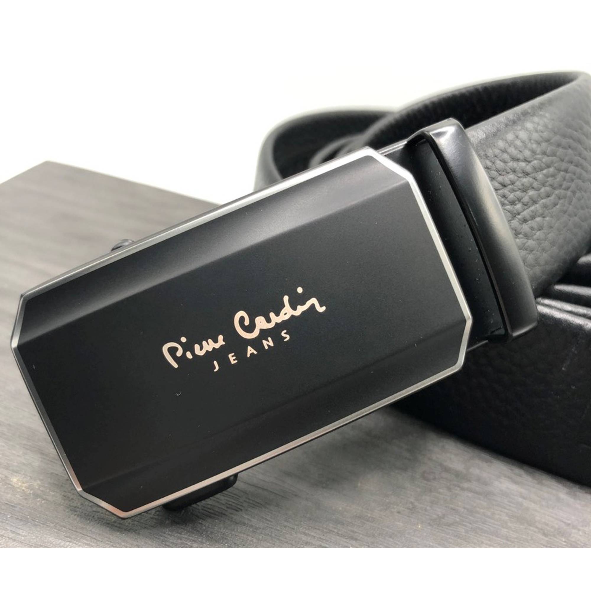 tong quan thuong hieu that lung pierre cardin.10