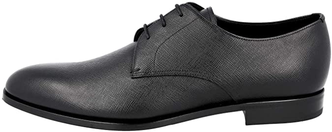 lich su ra doi phat trien thuong hieu giay prada.9