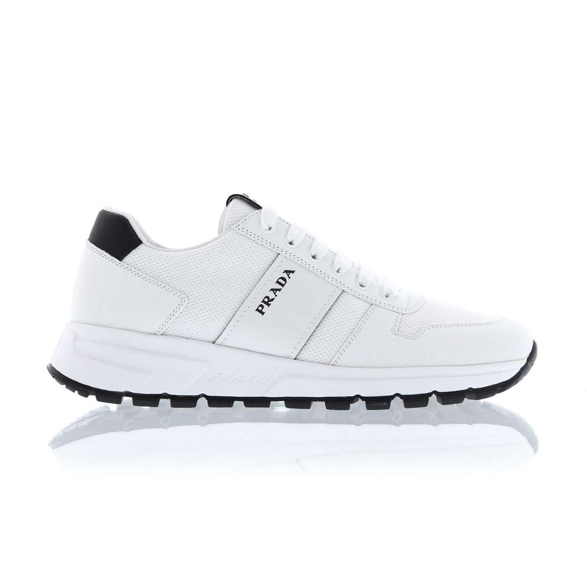 lich su ra doi phat trien thuong hieu giay prada.8