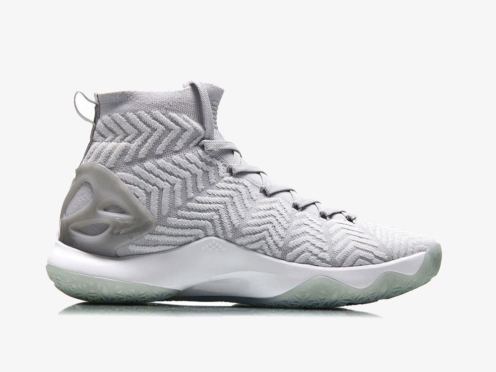 top nhung doi giay bong ro tre trung nang dong cho dan the thao.9