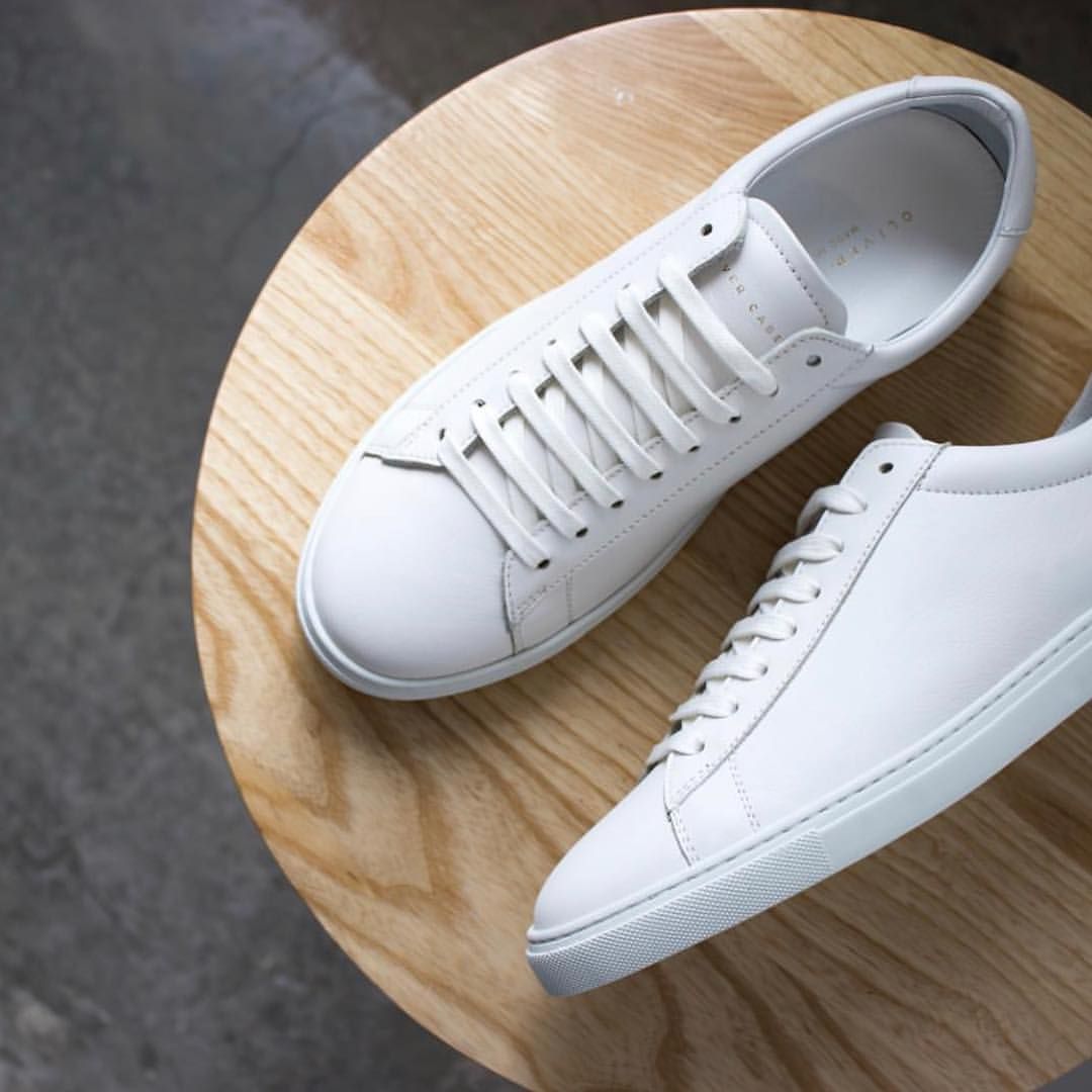 top nhung doi giay sneaker trang duoc san lung nhieu nhat nam 2021.7