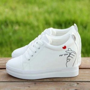 Top 10 mẫu giày Bata nam và nữ hot nhất hiện nay | ELLY - TOP 10 Thương ...