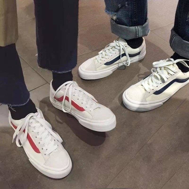 tim hieu nhung doi giay vans old skool trang soc do va hoa tiet caro dang mua nhat.4