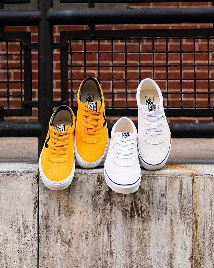 tim hieu nhung doi giay vans old skool trang soc do va hoa tiet caro dang mua nhat.3