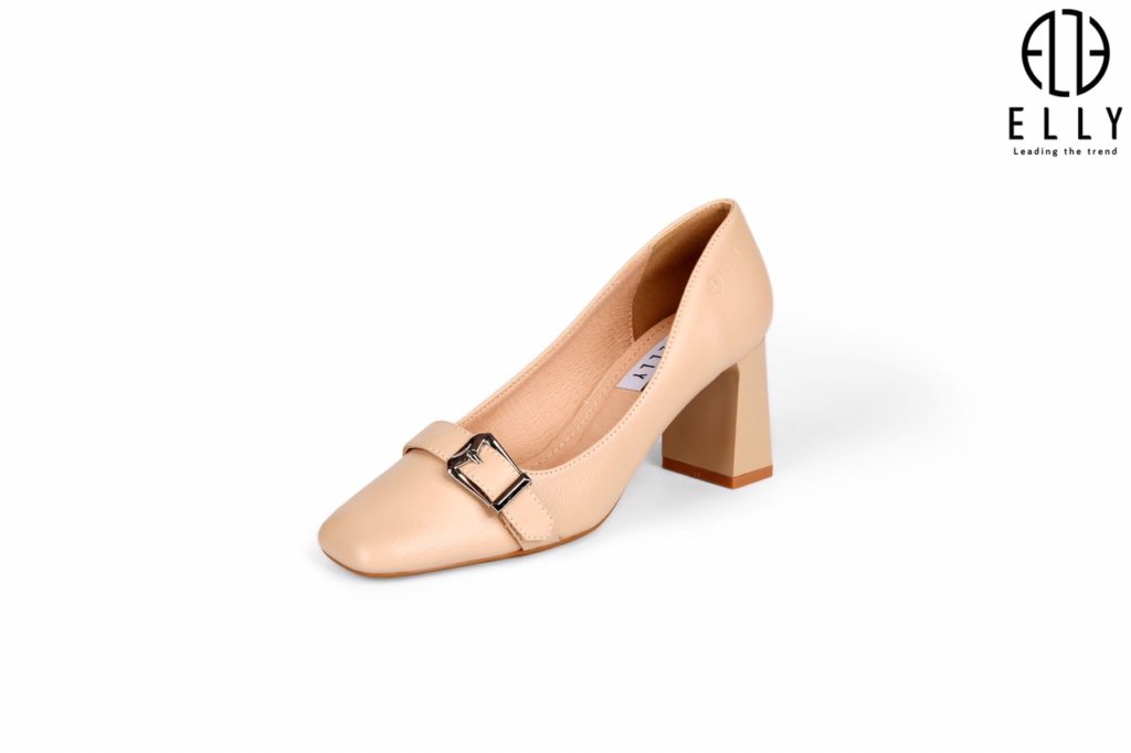 nhung luu y khi chon mua va su dung giay cao got danh cho co nang cong so.13