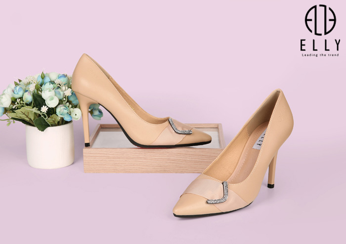 nhung luu y khi chon mua va su dung giay cao got danh cho co nang cong so.4