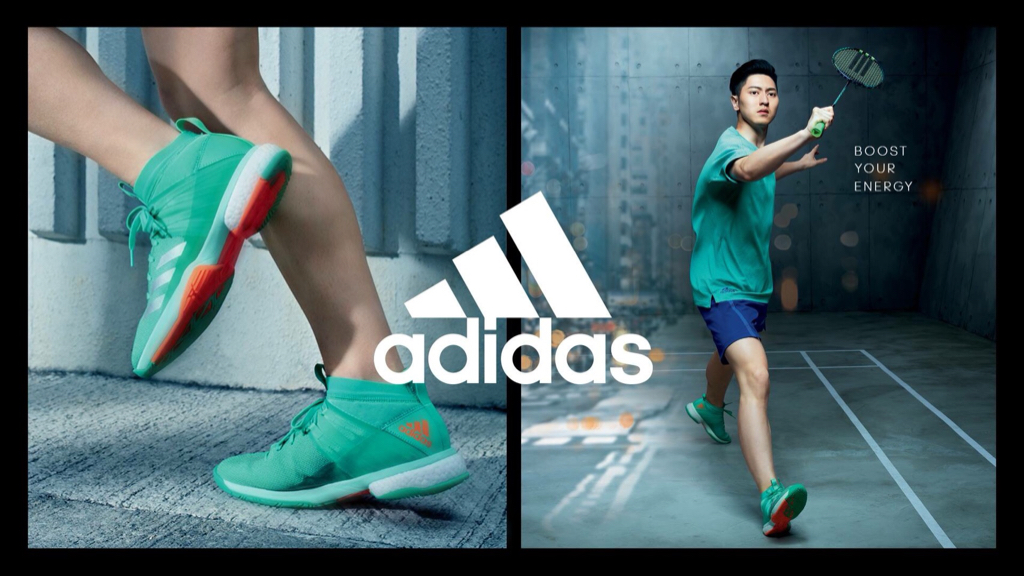 nhung mau giay cau long dang mua nhat cua thuong hieu adidas.12