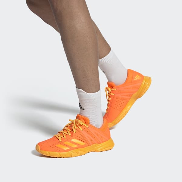 nhung mau giay cau long dang mua nhat cua thuong hieu adidas.7