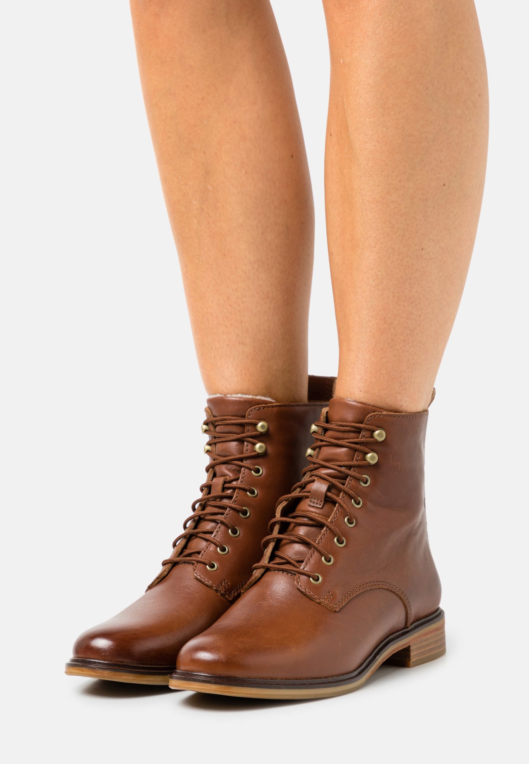 nhung doi boots nao se duoc san lung nhieu nhat mua dong nam nay.6 scaled