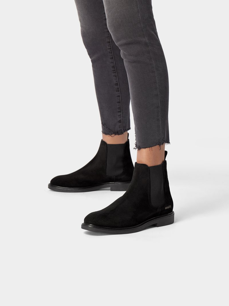 nhung doi boots nao se duoc san lung nhieu nhat mua dong nam nay.2