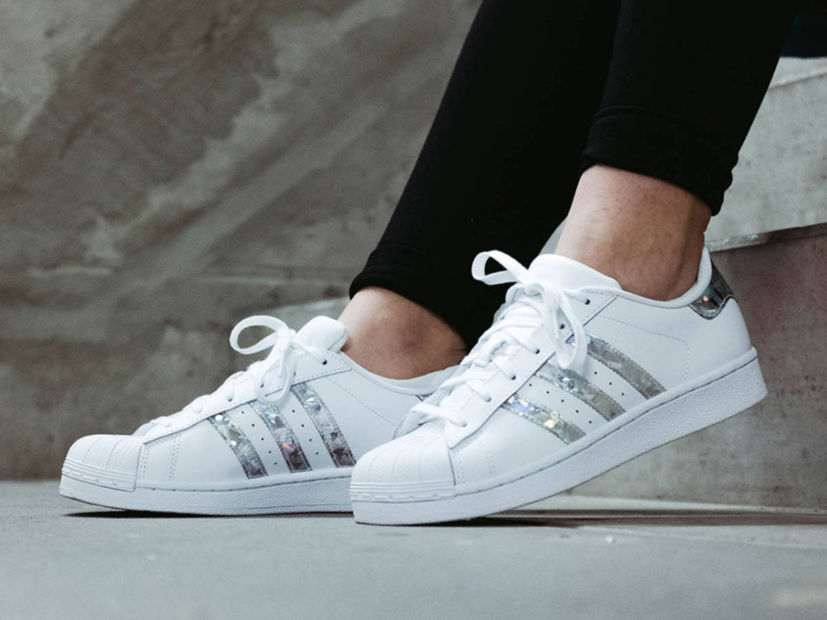 adidas gazelle silver green womens Men's Superstar Leather Low-top Sneakers in Black & White