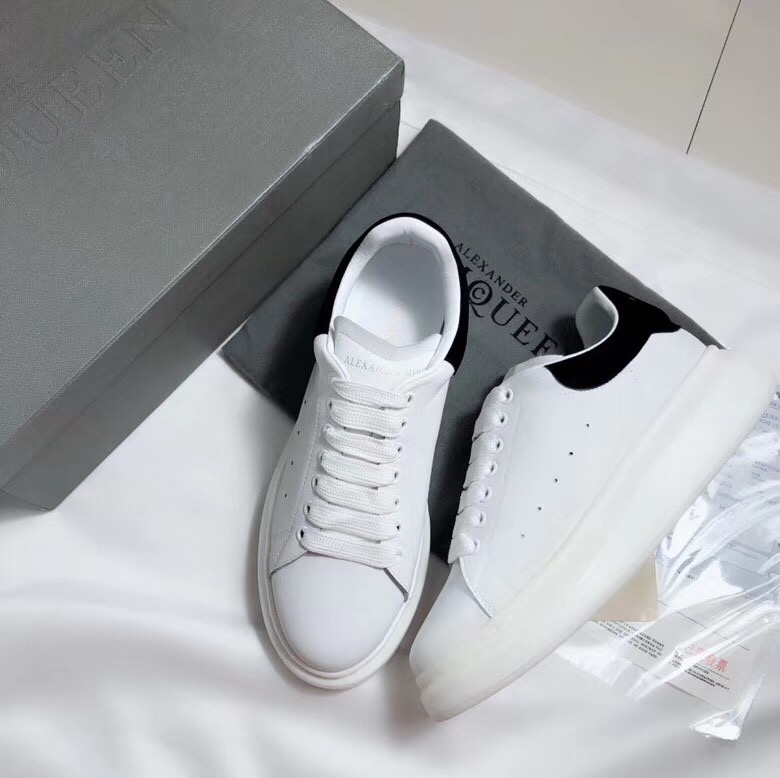 nhung doi giay sneaker giup nguoi co bap chan to che khuyet diem.7