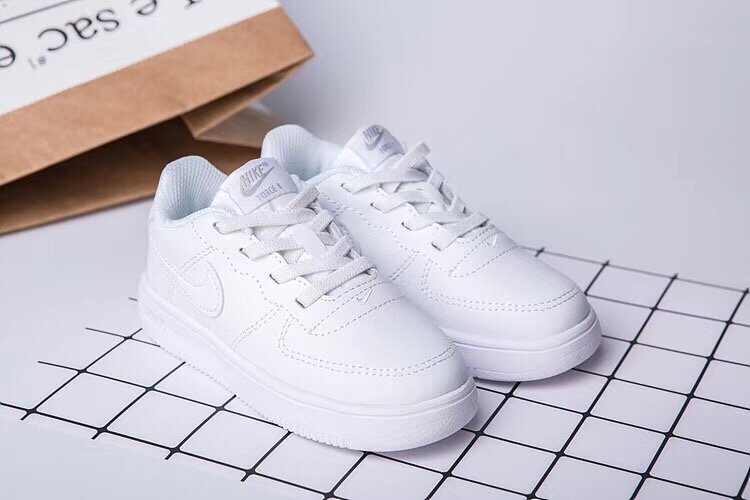 nhung doi giay sneaker nao danh cho nguoi co than hinh mum mim.14