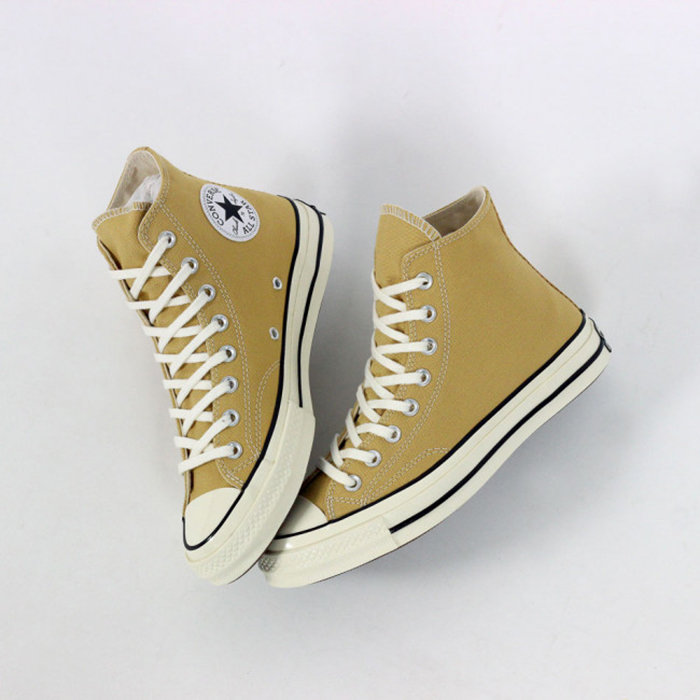 nhung doi giay vai thinh hanh nhat nam 2022.5