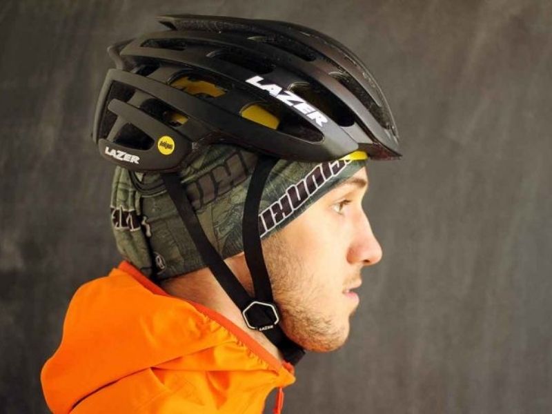 Dùng dưới mũ bảo hiểm