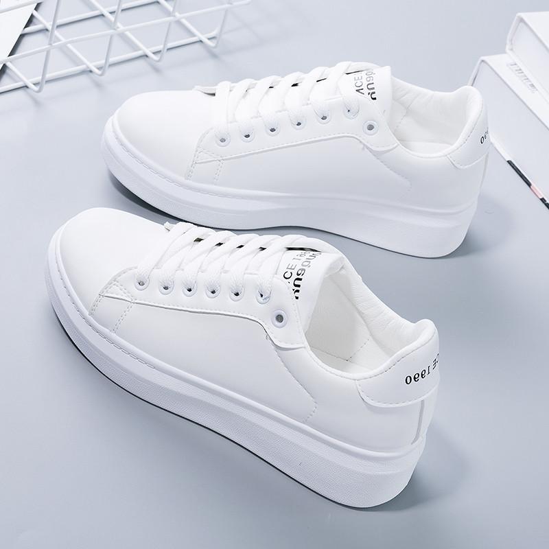 nam 2022 nen mua giay the thao mau gi de de phoi do.1