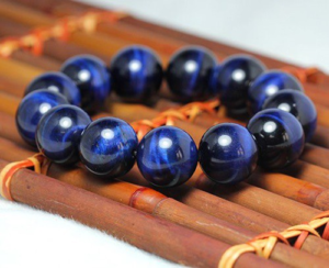 vòng tay phong thủy