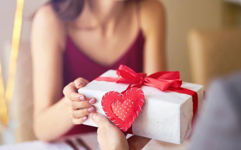 y nghia tang do lot cho ban gai