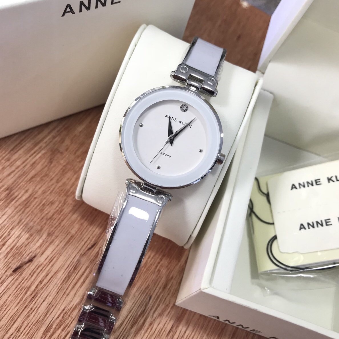 tim hieu cach phan biet dong ho anne klein chinh hang.5