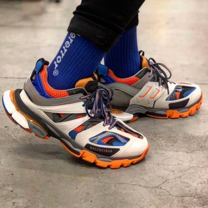 nhung doi balenciaga track 3 0 cuc chat khong the bo qua.6