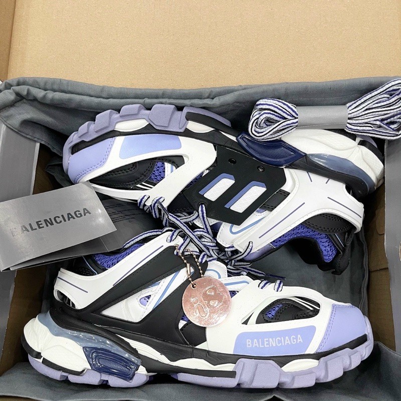 nhung doi balenciaga track 3 0 cuc chat khong the bo qua.3