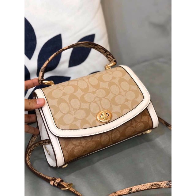 xu huong monogram trong nhung thiet ke thoi trang cua coach.6