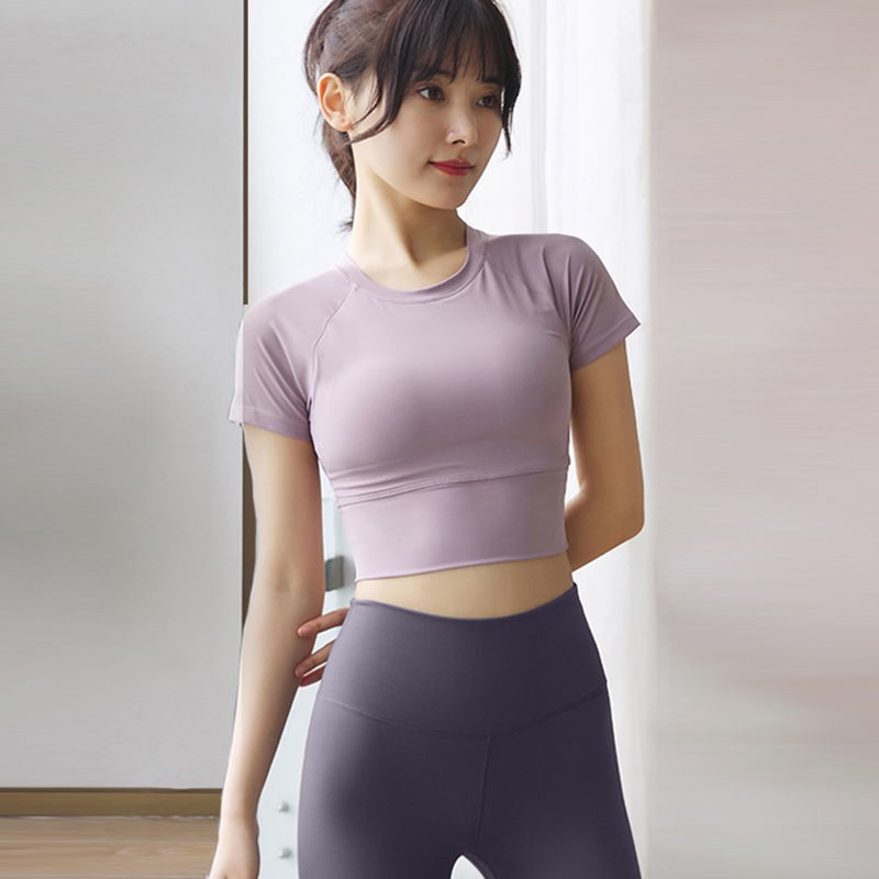 nhung luu y khi chon mua quan ao tap yoga dep va thoai mai.5