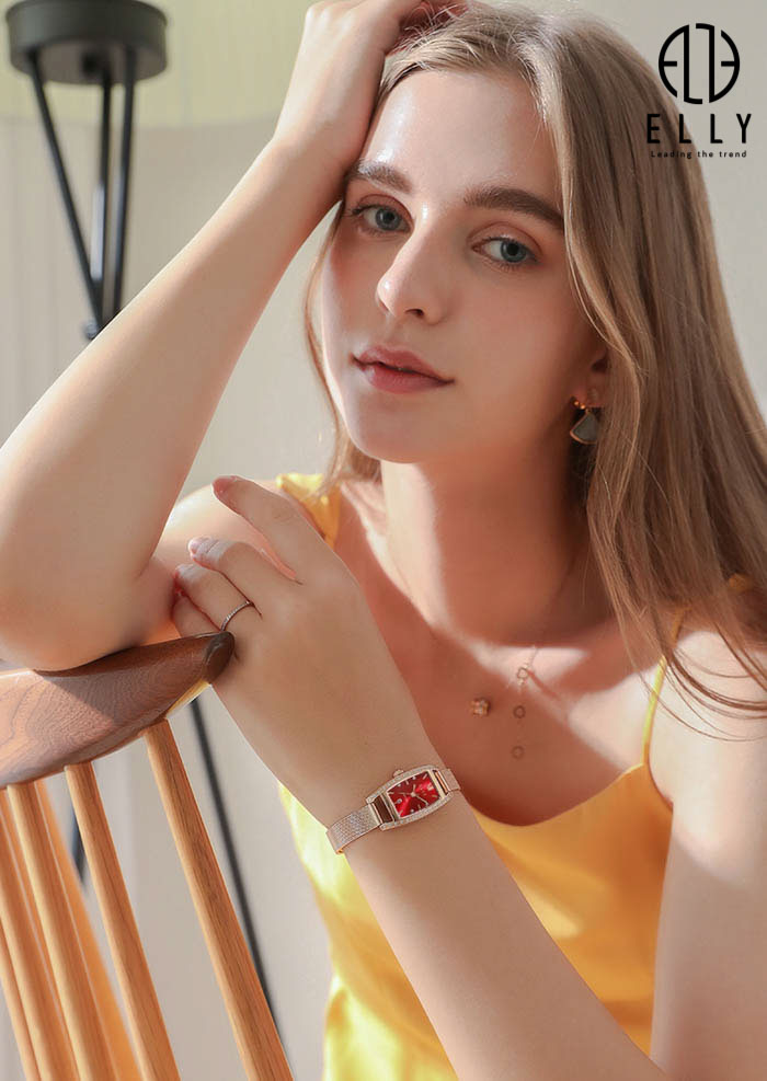 huong dan cach chon mua dong ho cho nguoi co co tay to.4