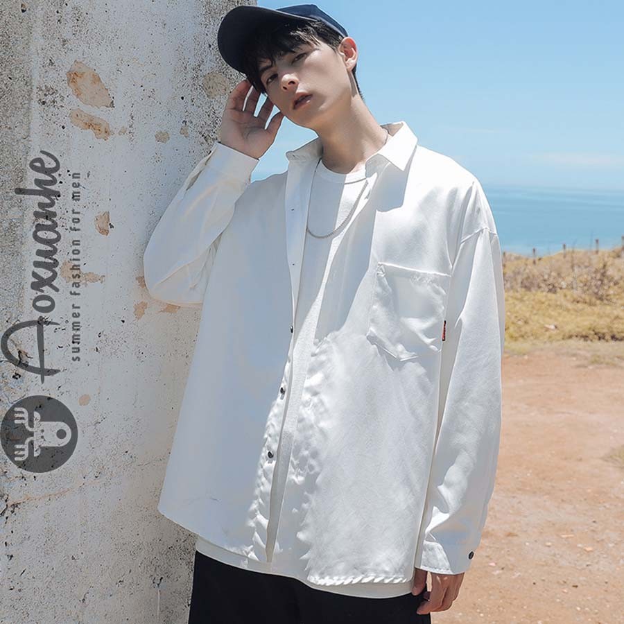 mac ao so mi nam khoac ngoai nhu the nao de tre trung va nang dong.4