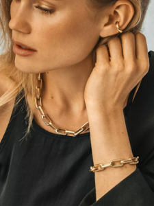 lac tay vang 18k nu4