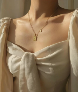 day chuyen vang 18k 1.5 chi4