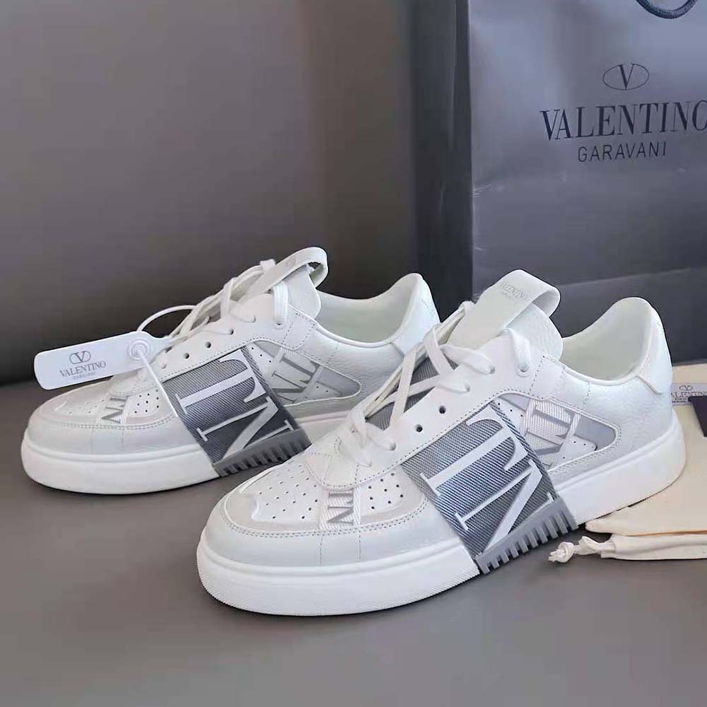 top 5 mau giay sneaker hieu valentino hot nhat mua he 2022.4