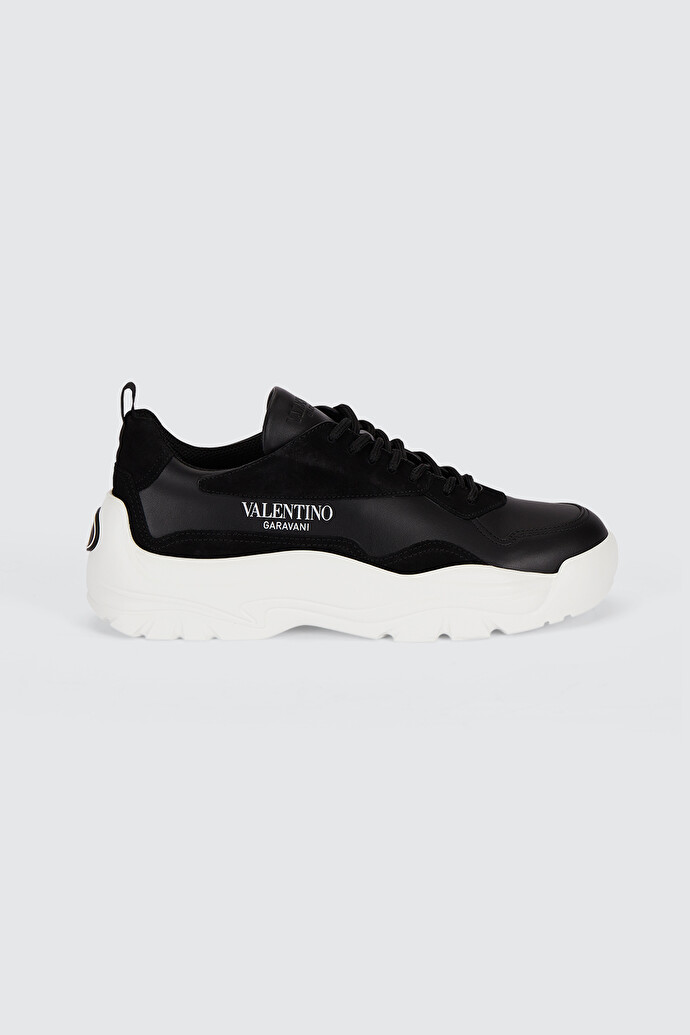 top 5 mau giay sneaker hieu valentino hot nhat mua he 2022.1