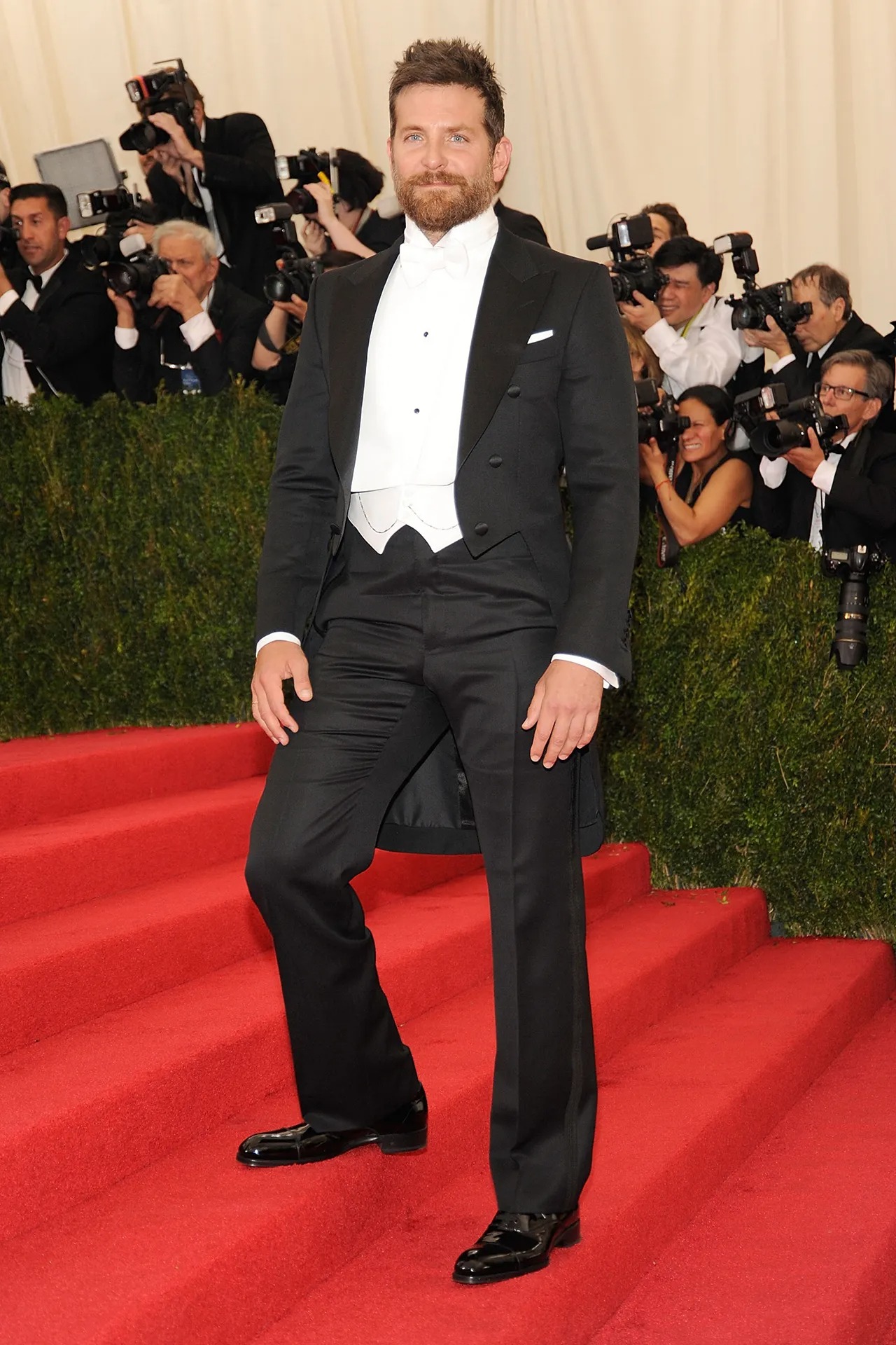 su khac biet giua black tie va white tie trong thoi trang quy ong.4