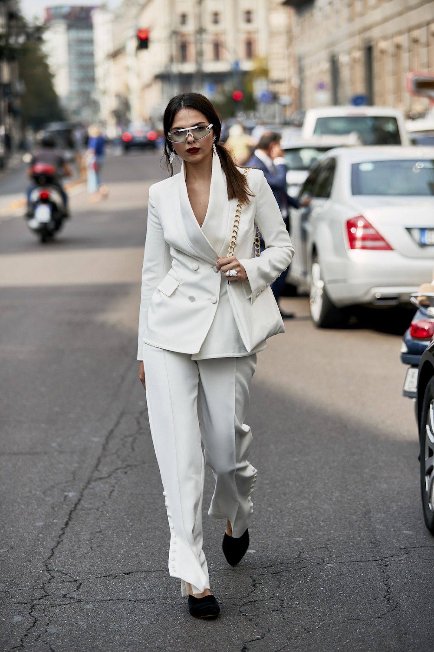 huong dan cach phoi do voi trang phuc don sac cuc dep.1