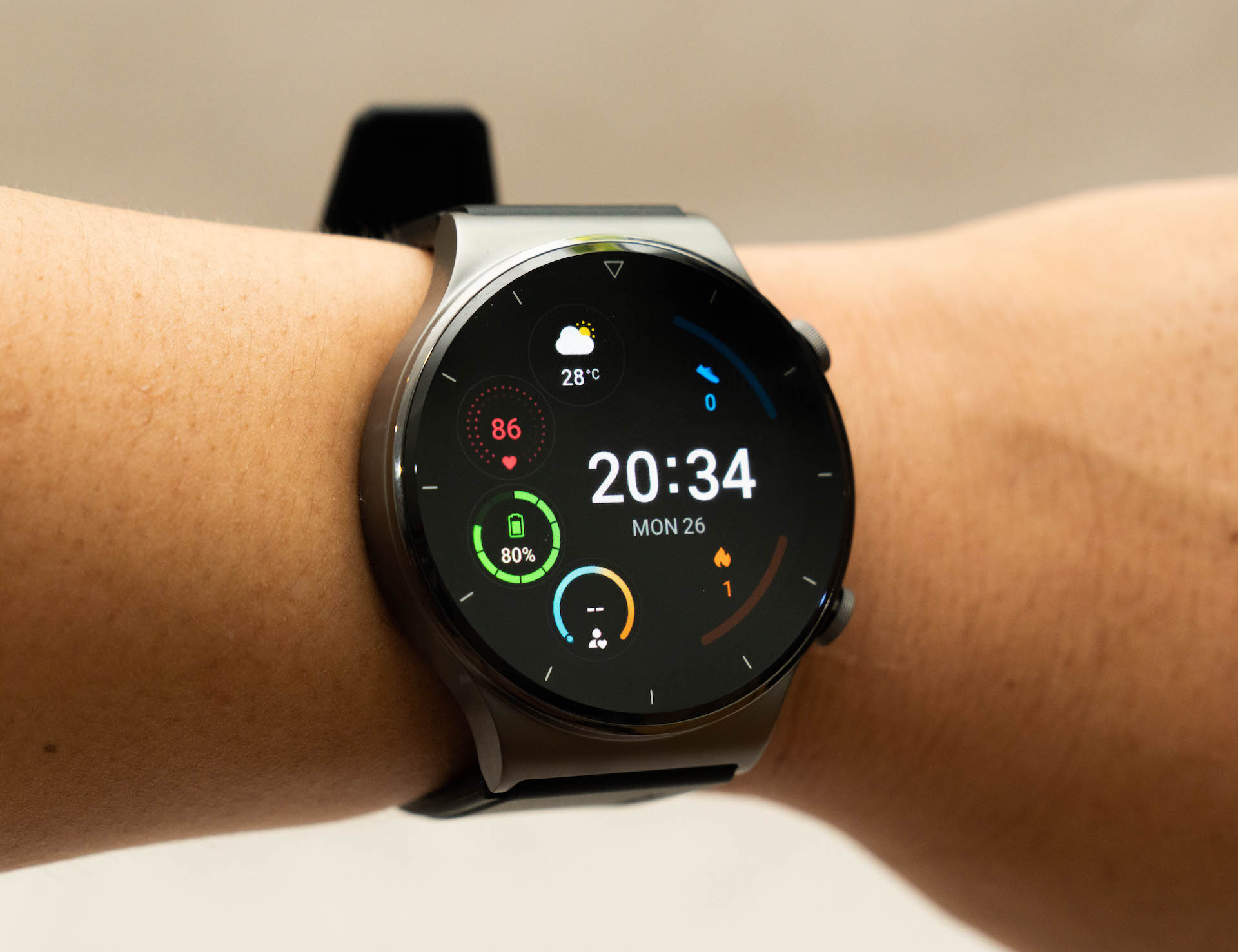 top nhung chiec dong ho thong minh co kha nang nghe goi.6