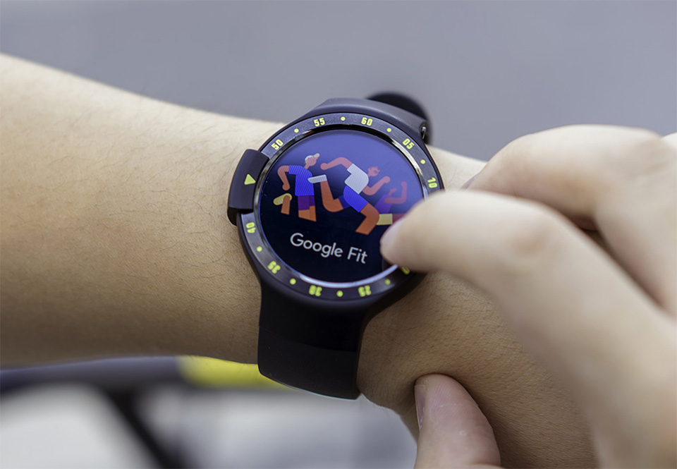 top nhung chiec dong ho thong minh co kha nang nghe goi.4