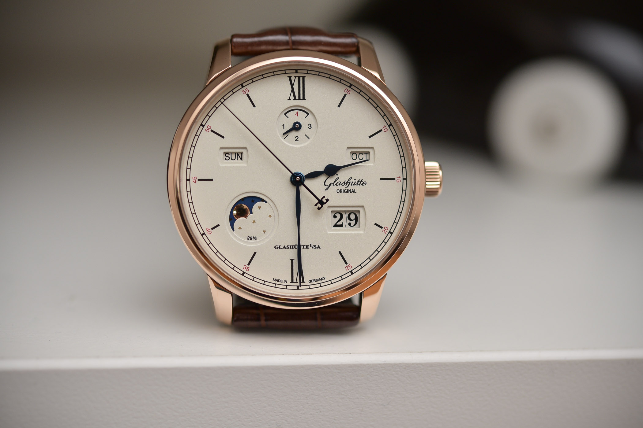 top nhung chiec dong ho lich van nien co muc gia xa