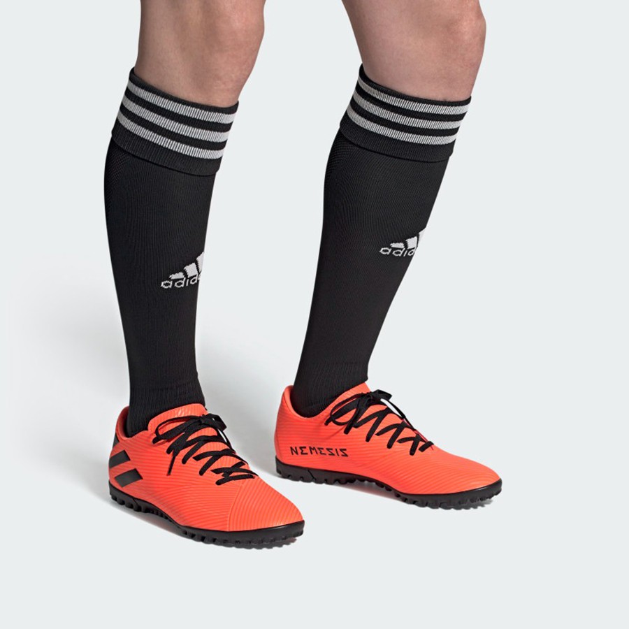 nhung doi giay da bong gia duoi 1 trieu ma ban khong nen bo lo.2