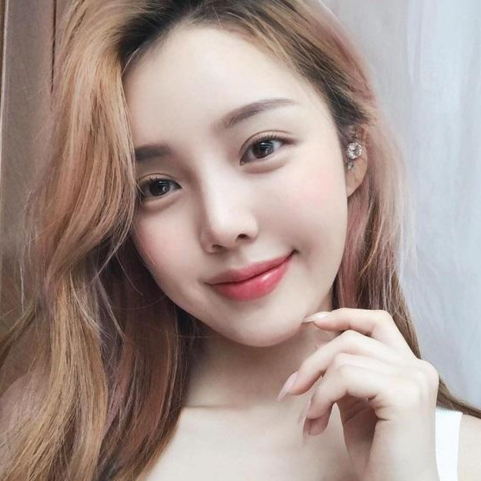 Son rouge Dior ultra care liquid 786 hồng đất