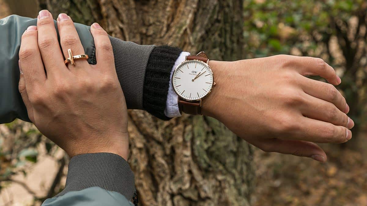 giai dap thac mac nen nen deo dong ho tay trai hay tay phai.2