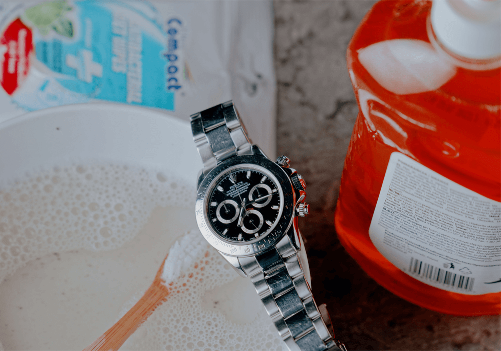 cach giu cho day kim loai dong ho luon sang nhu moi.3