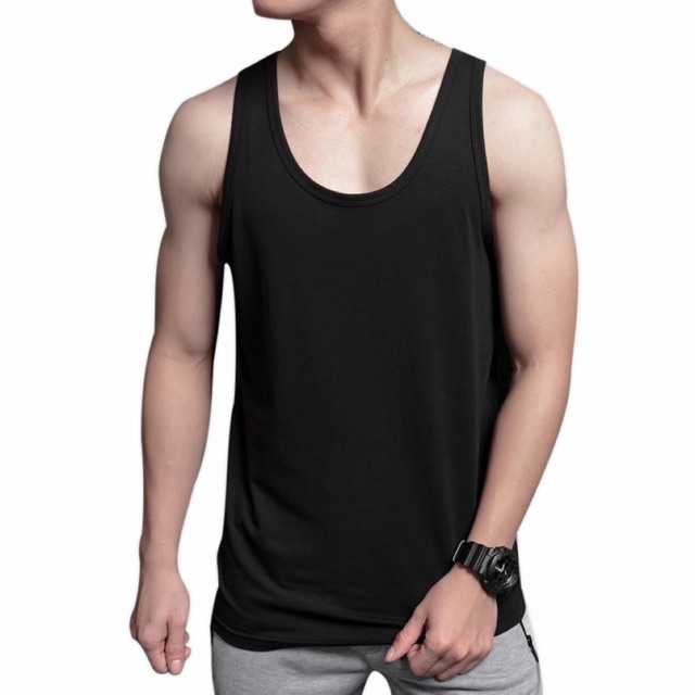 ban nam nen phoi ao ba lo mau den voi quan mau gi de trong that nang dong va phong cach.4