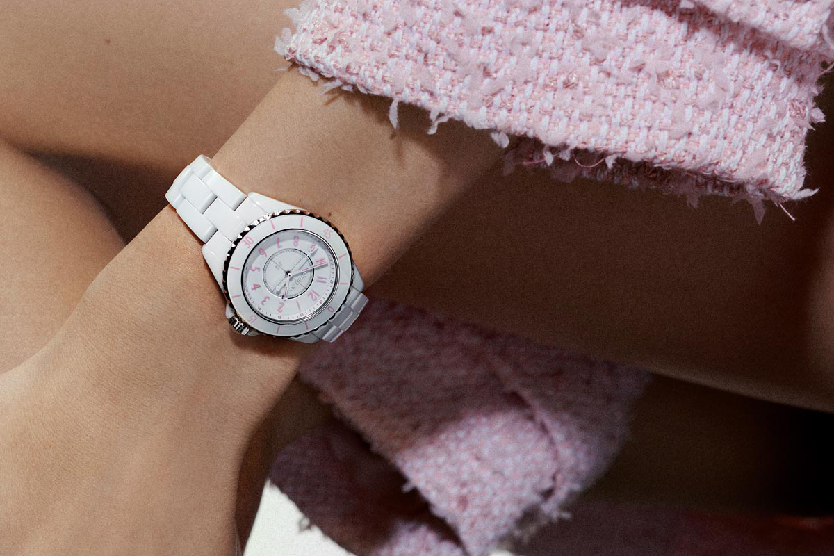 suc hut manh liet cua dong ho ceramic.6